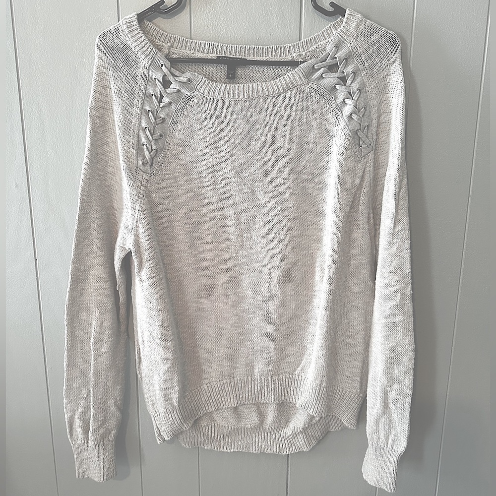 Women’s EXPRESS Crewneck Sweater. Size S